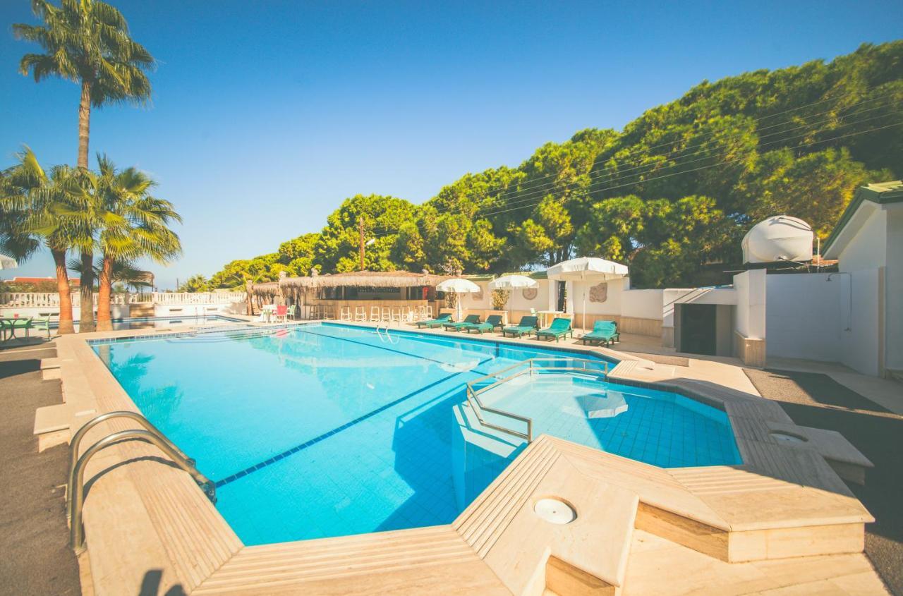 Hotel Pine Bay Club (Adults Only) Karavas  ภายนอก รูปภาพ