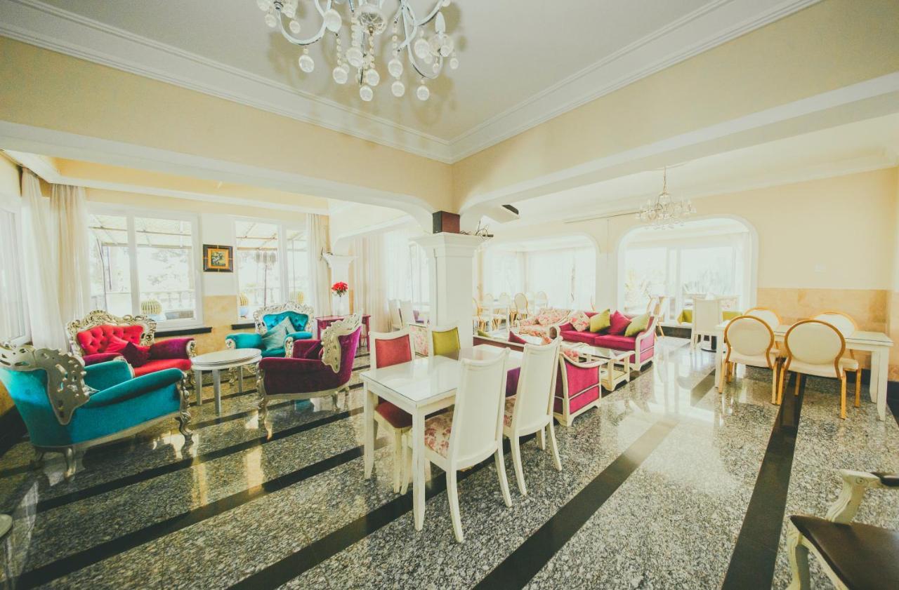 Hotel Pine Bay Club (Adults Only) Karavas  ภายนอก รูปภาพ