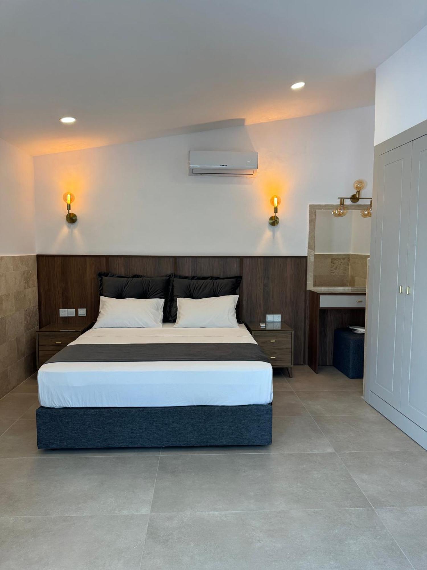 Hotel Pine Bay Club (Adults Only) Karavas  ภายนอก รูปภาพ