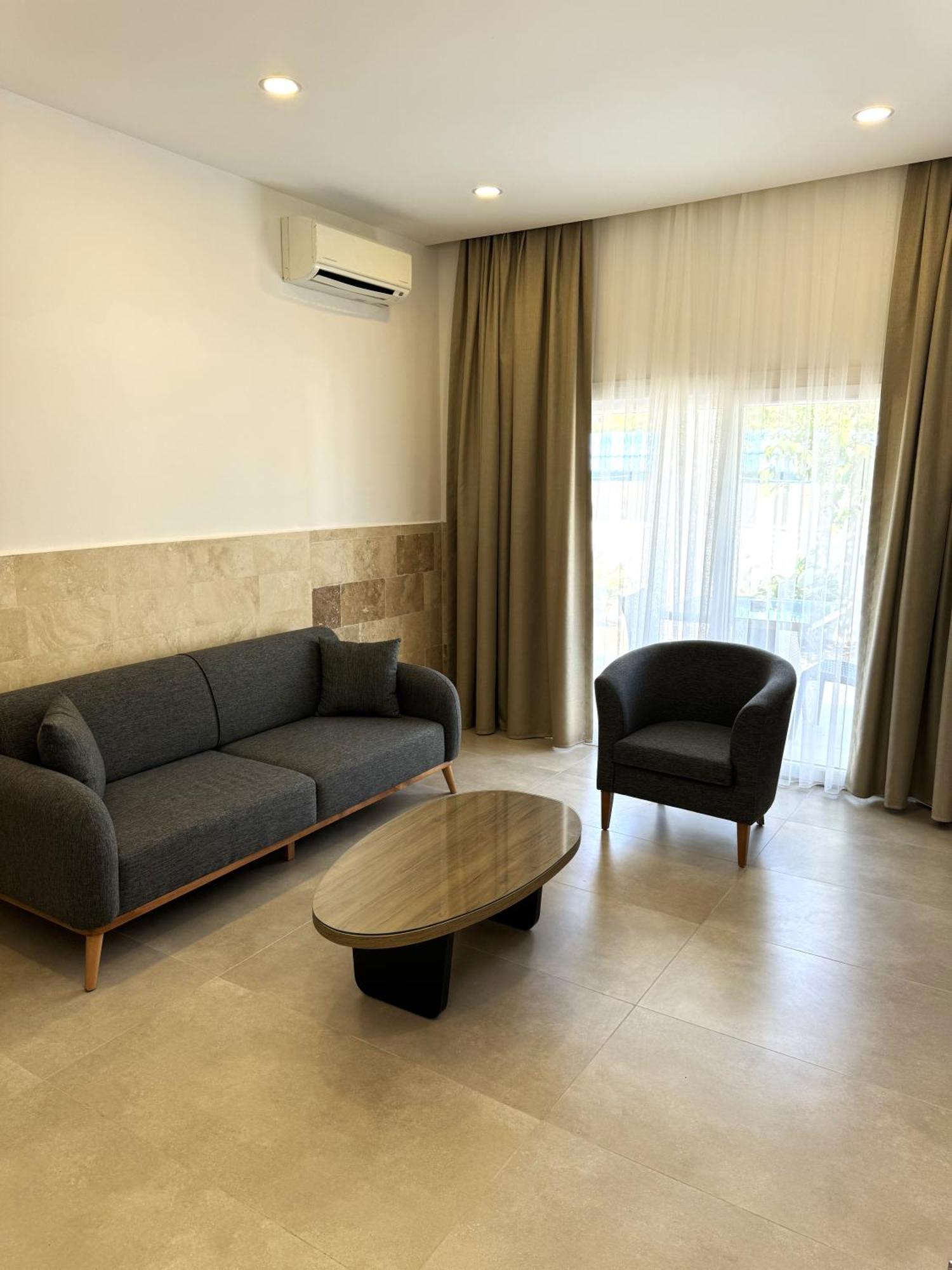 Hotel Pine Bay Club (Adults Only) Karavas  ห้อง รูปภาพ