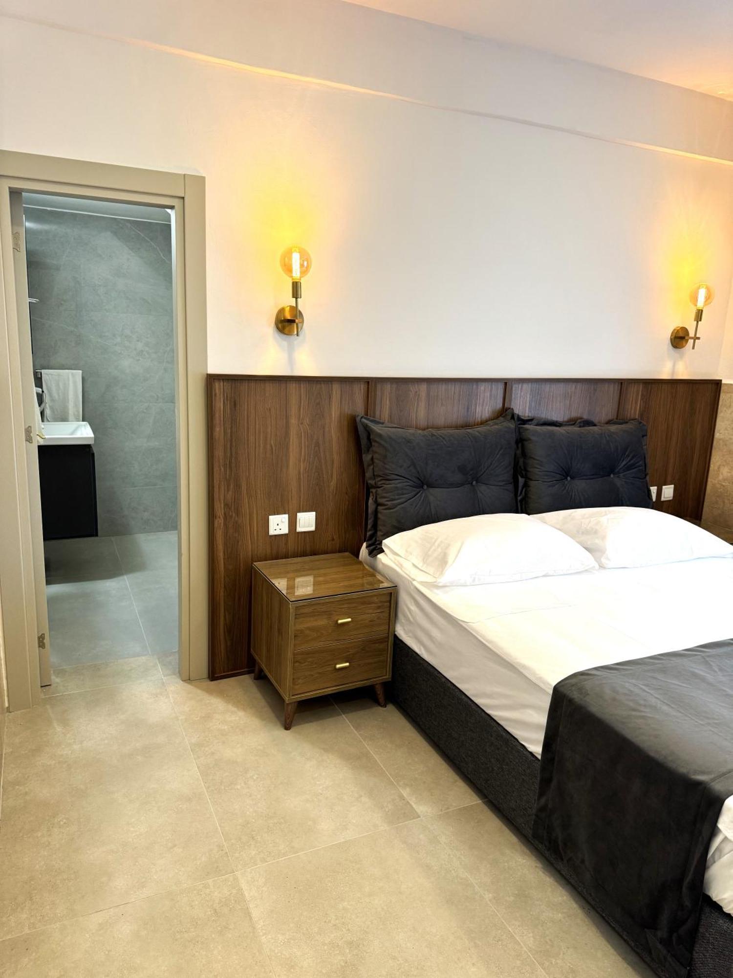 Hotel Pine Bay Club (Adults Only) Karavas  ภายนอก รูปภาพ